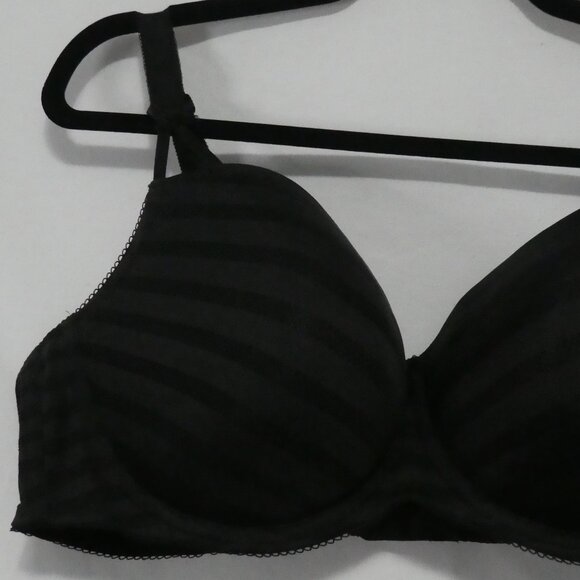 DEESSE LINGERIE | 42 DD | Black and Grey Striped Full Coverage Bra | Underwire - Picture 3 of 16